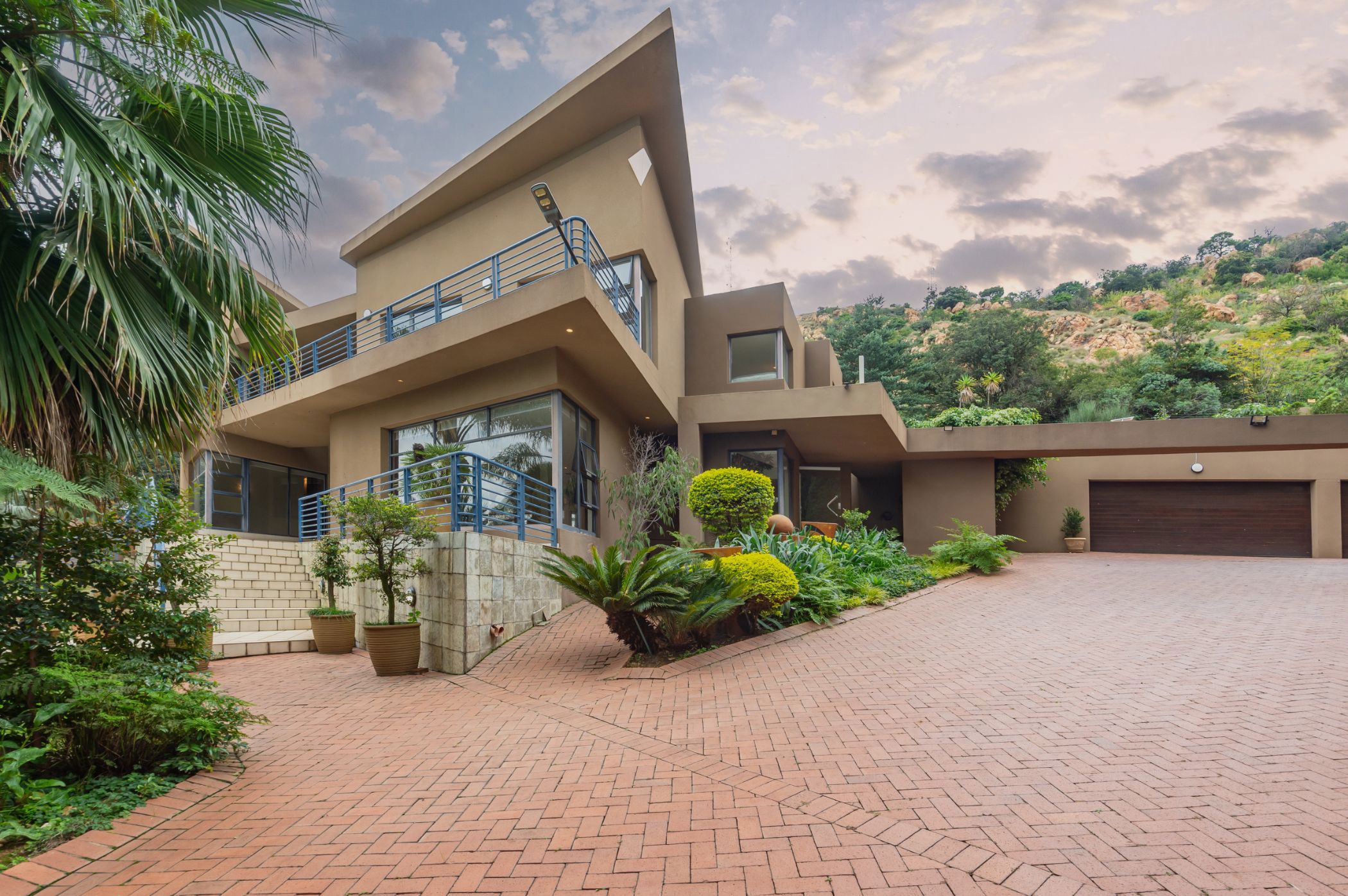 4 bedroom double-storey cluster for sale in Bedfordview