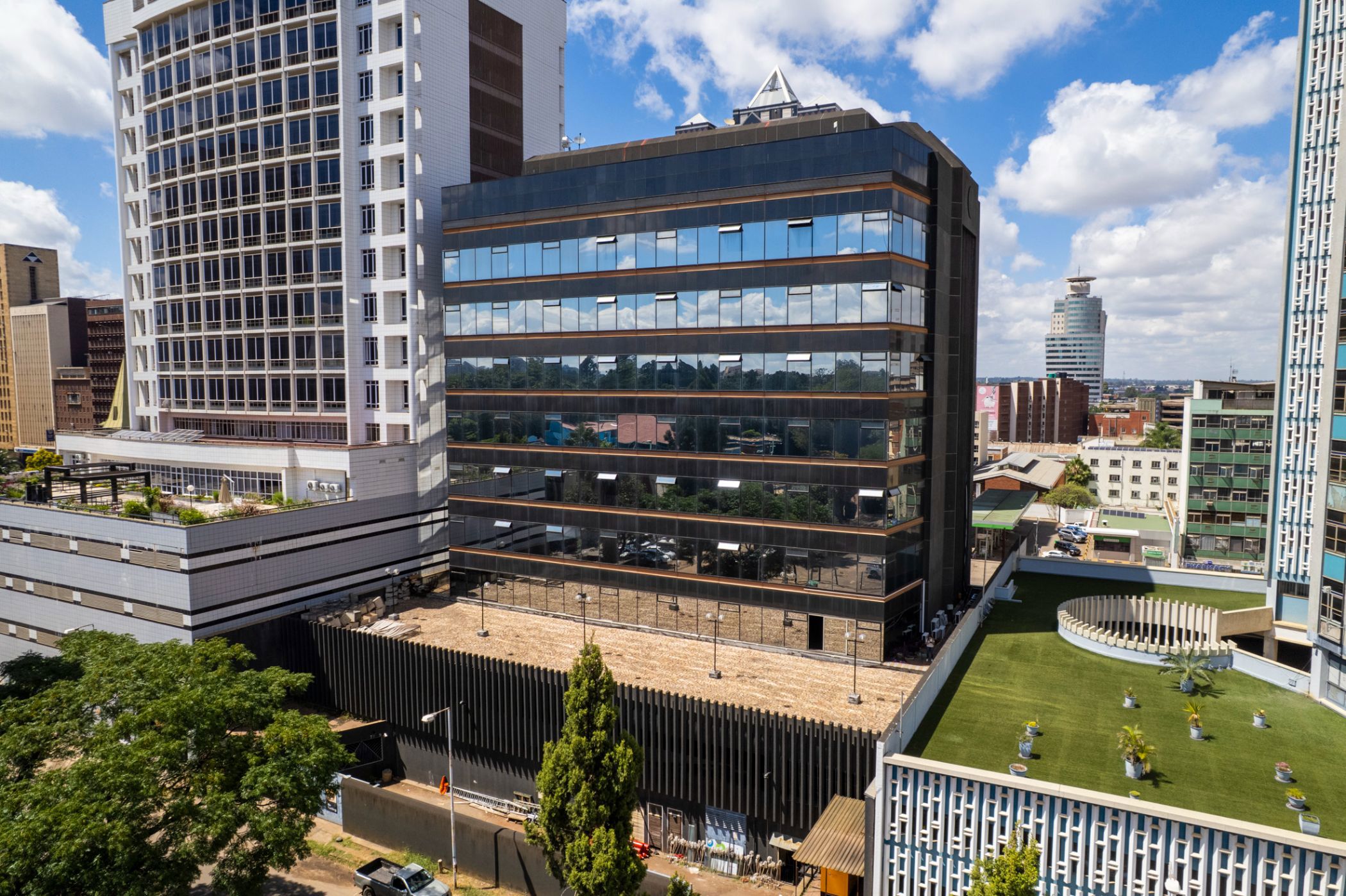 1979 m&sup2; commercial building for sale in Harare CBD (Zimbabwe)