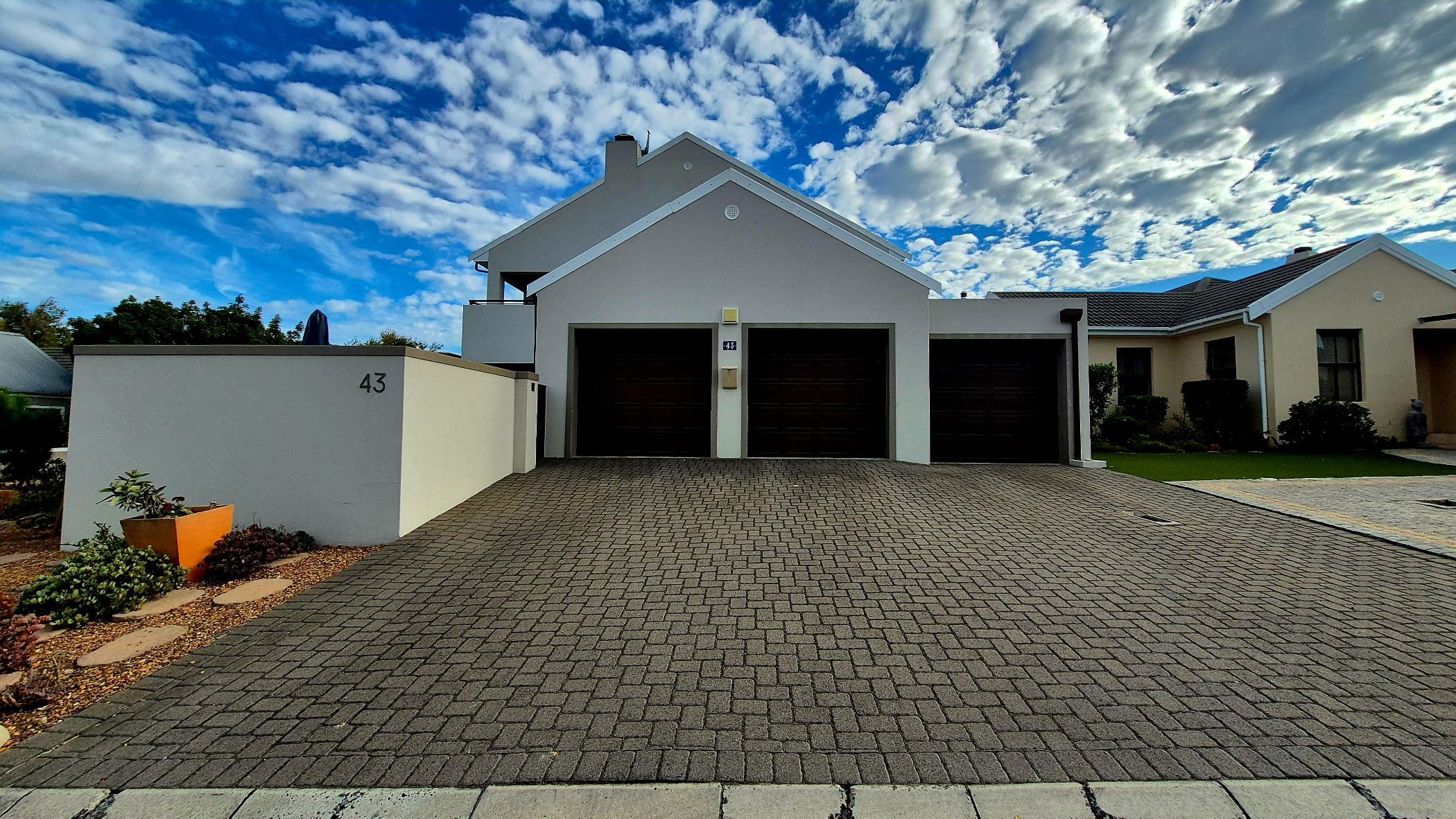 3 bedroom security estate home to rent in Zevenzicht