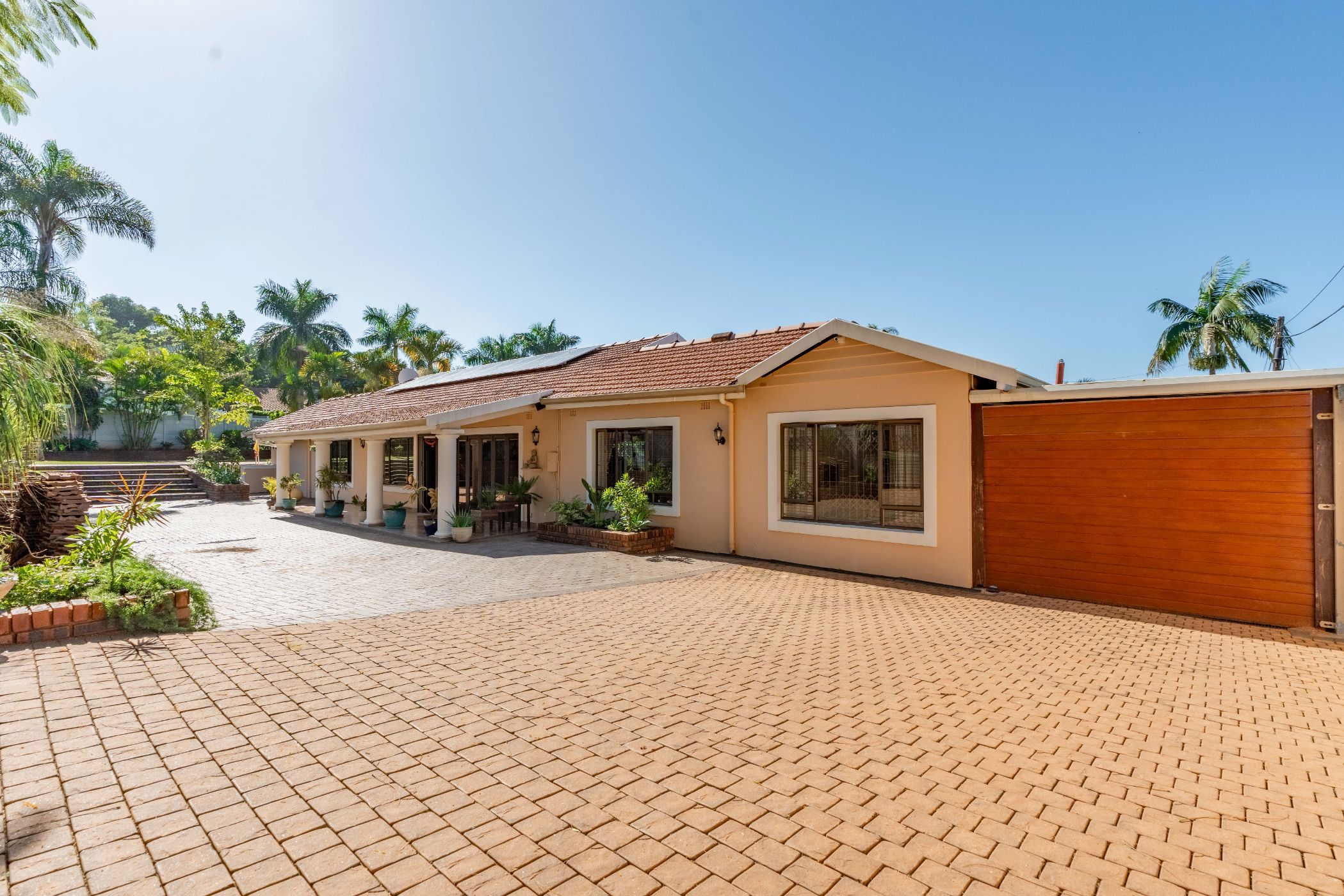 4 bedroom single-storey house for sale in Glenashley