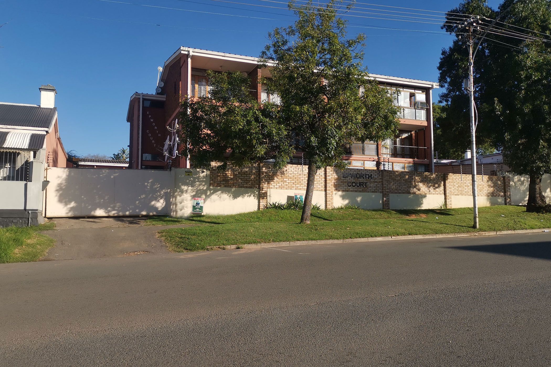 1 bedroom multi-storey apartment for sale in Sunnyside (Grahamstown (Makhanda))