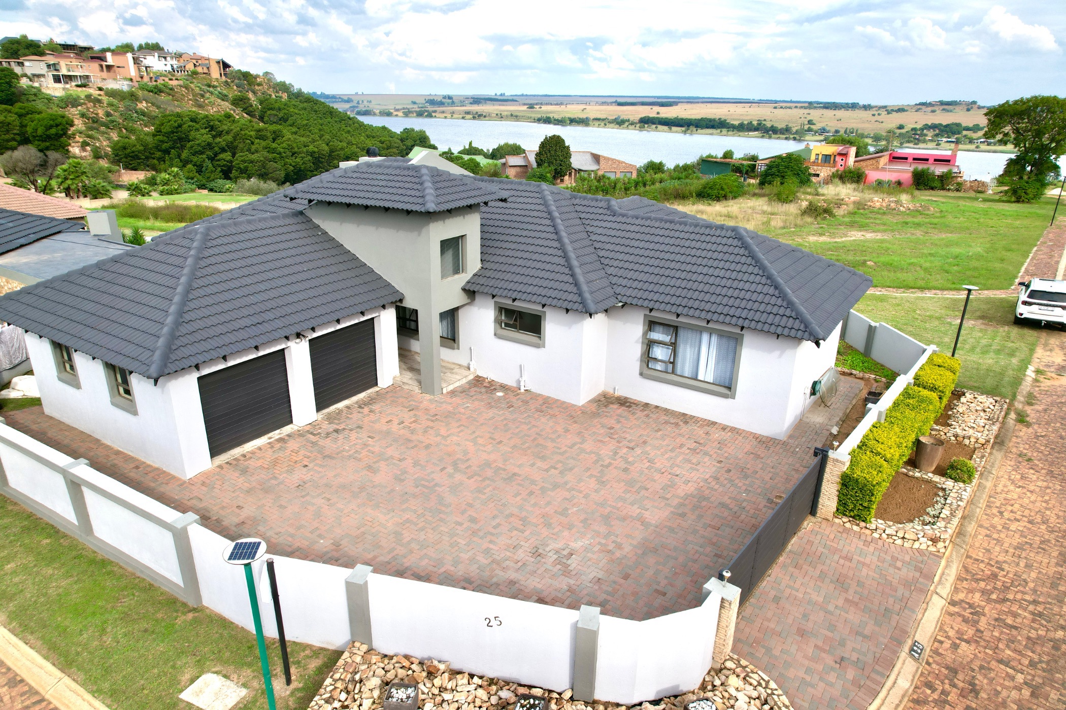 6 bedroom security estate home for sale in Kungwini Country Estate