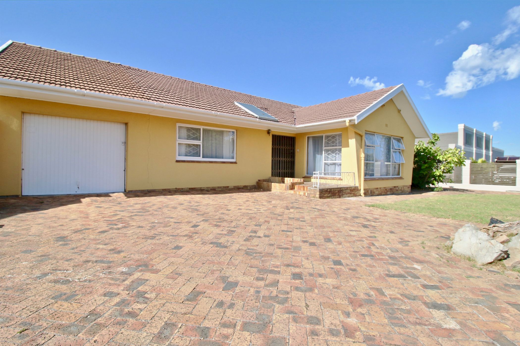3 bedroom house for sale in Monte Vista