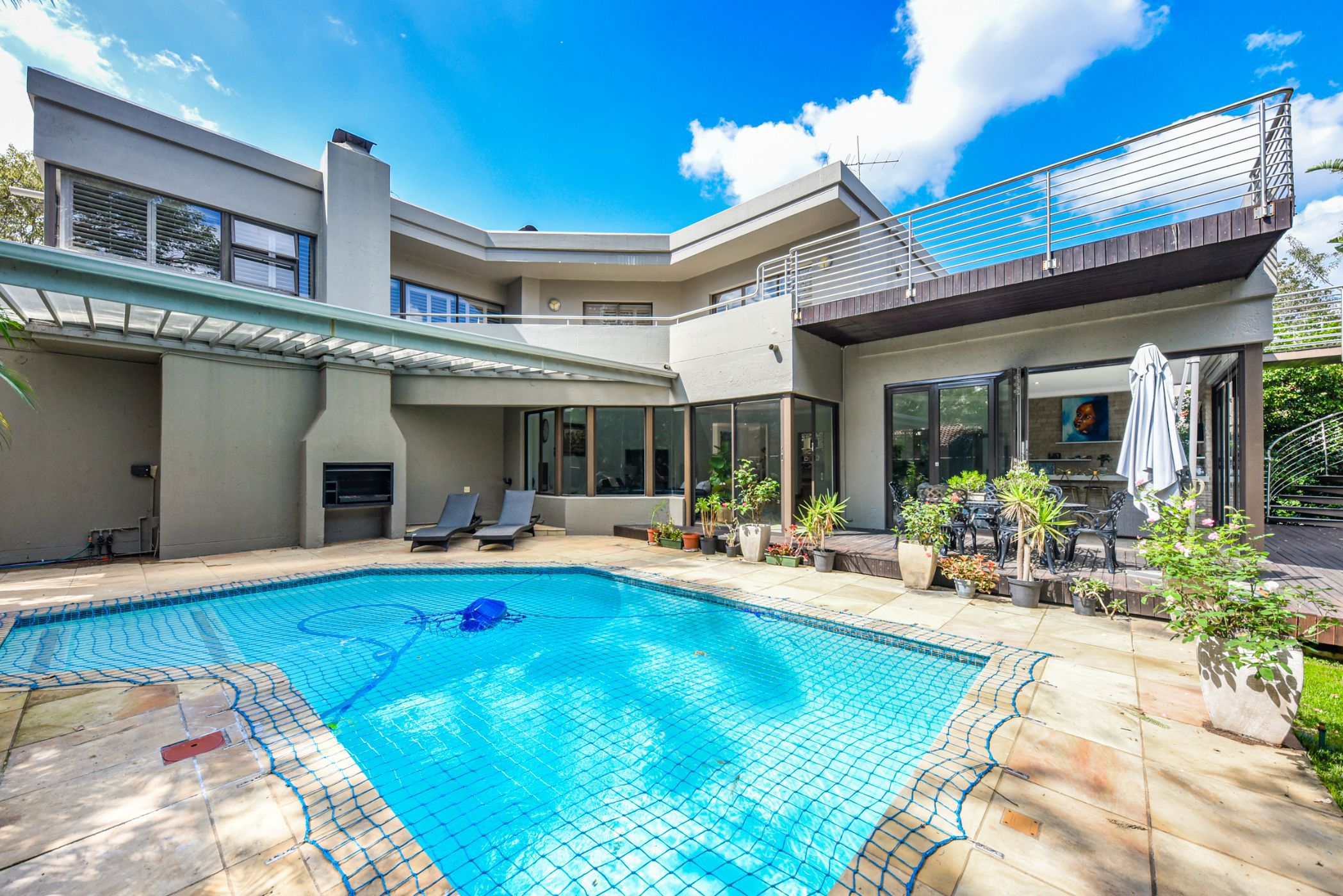 5 bedroom double-storey house for sale in Dainfern Golf Estate
