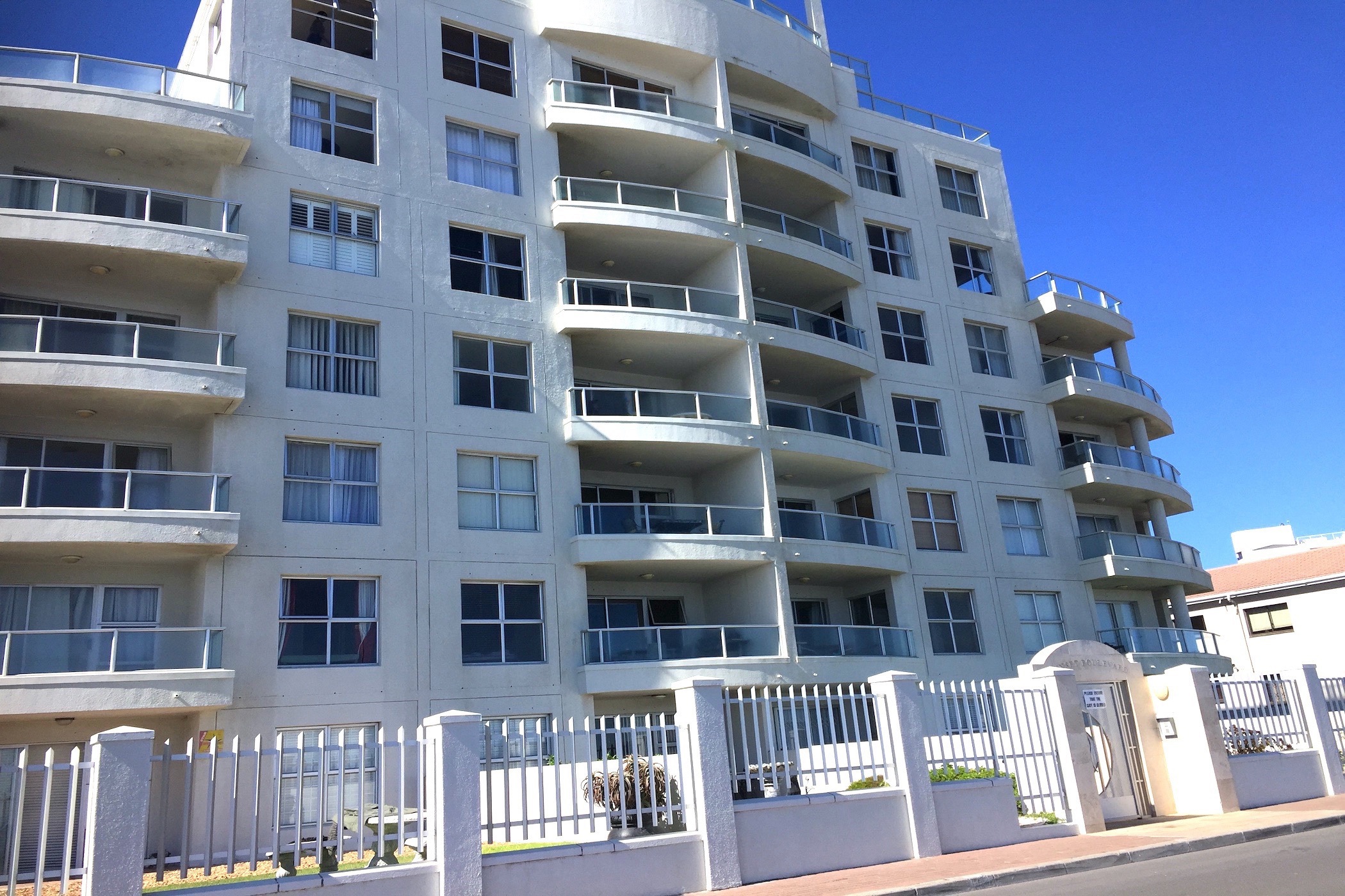 2 bedroom apartment to rent in Bloubergrant