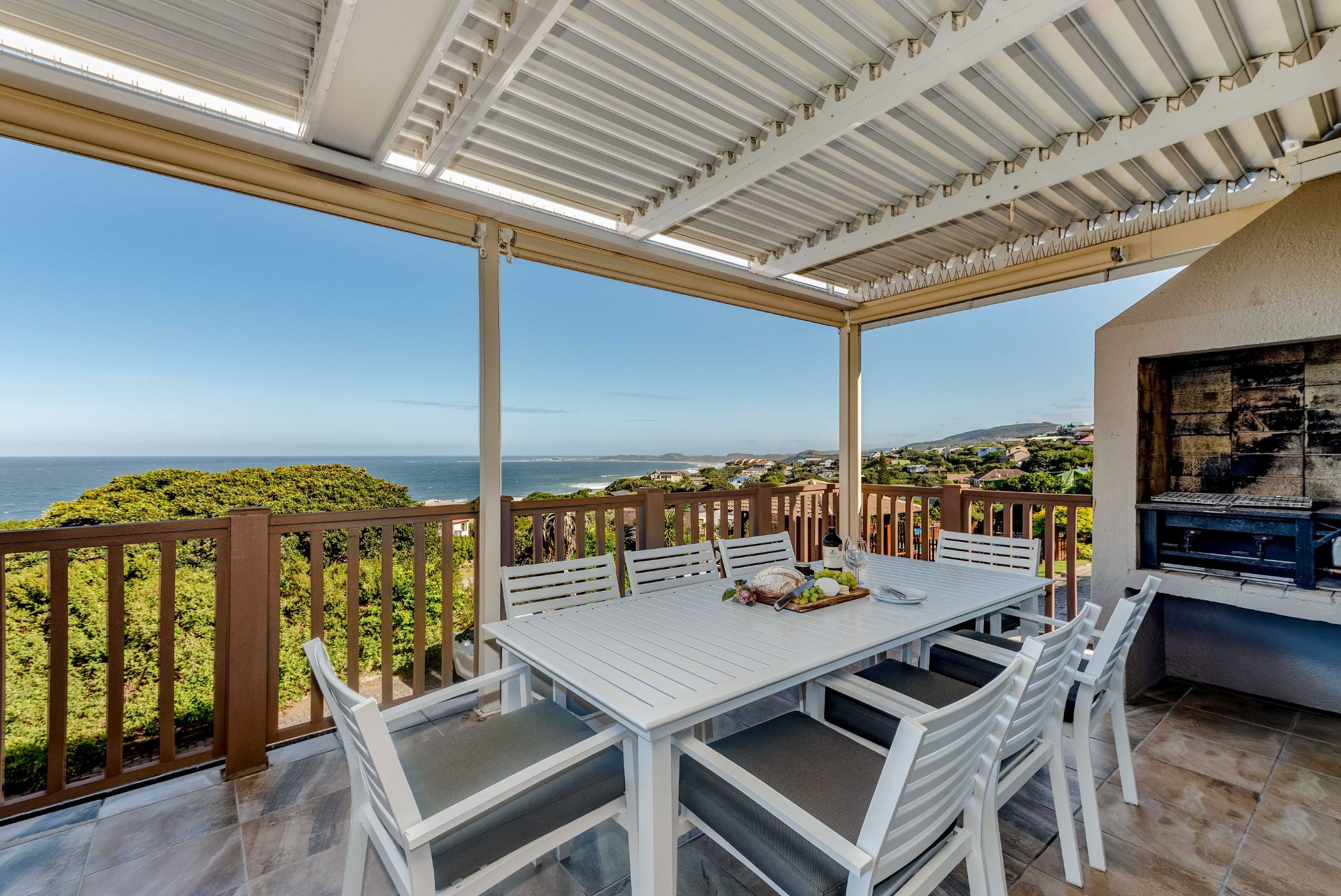 4 bedroom apartment for sale in Brenton on Sea