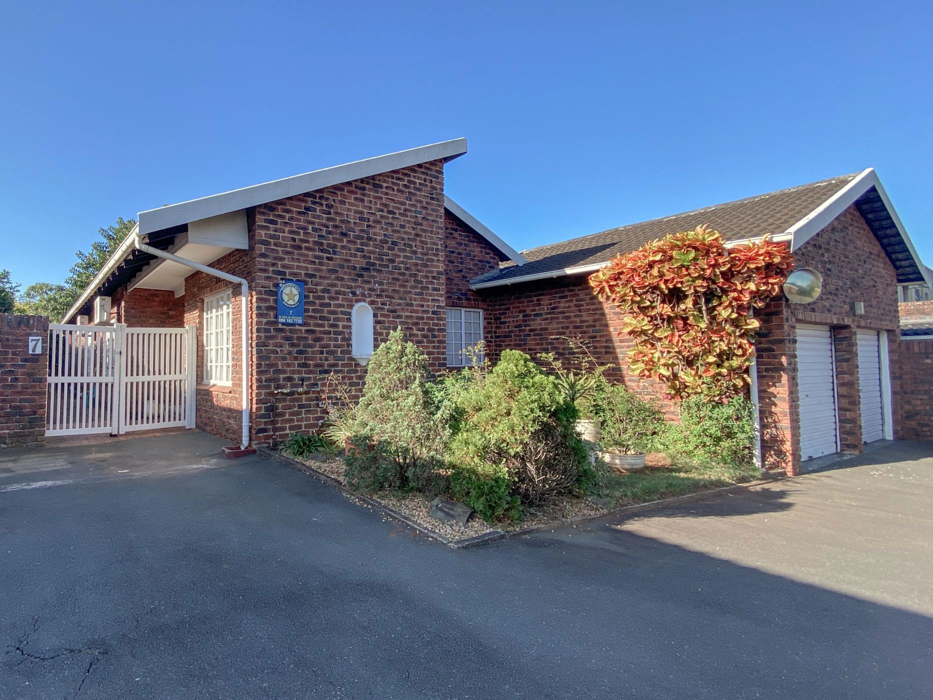 3 bedroom townhouse for sale in Glen Hills