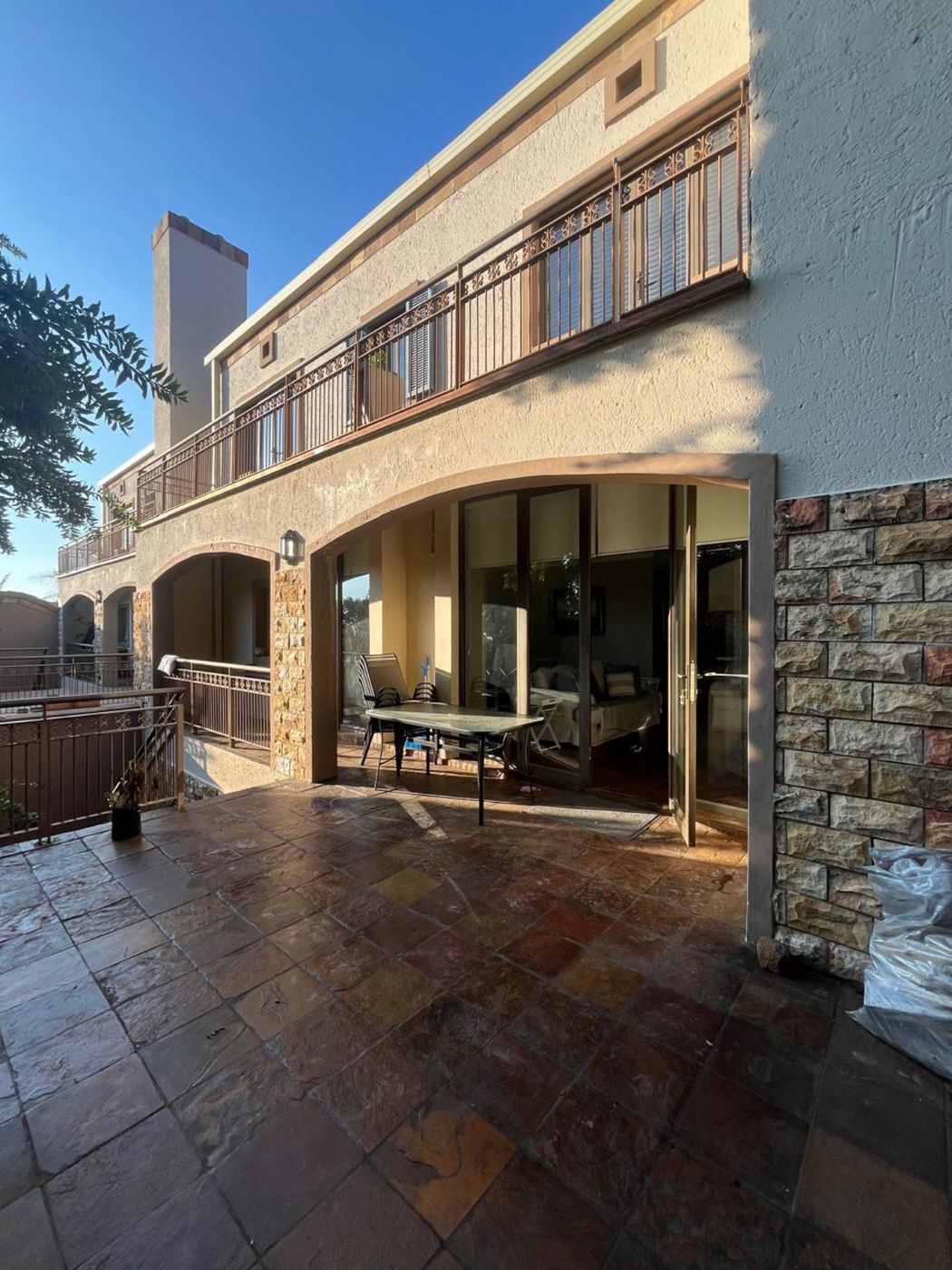 3 bedroom townhouse for sale in Woodland Hills