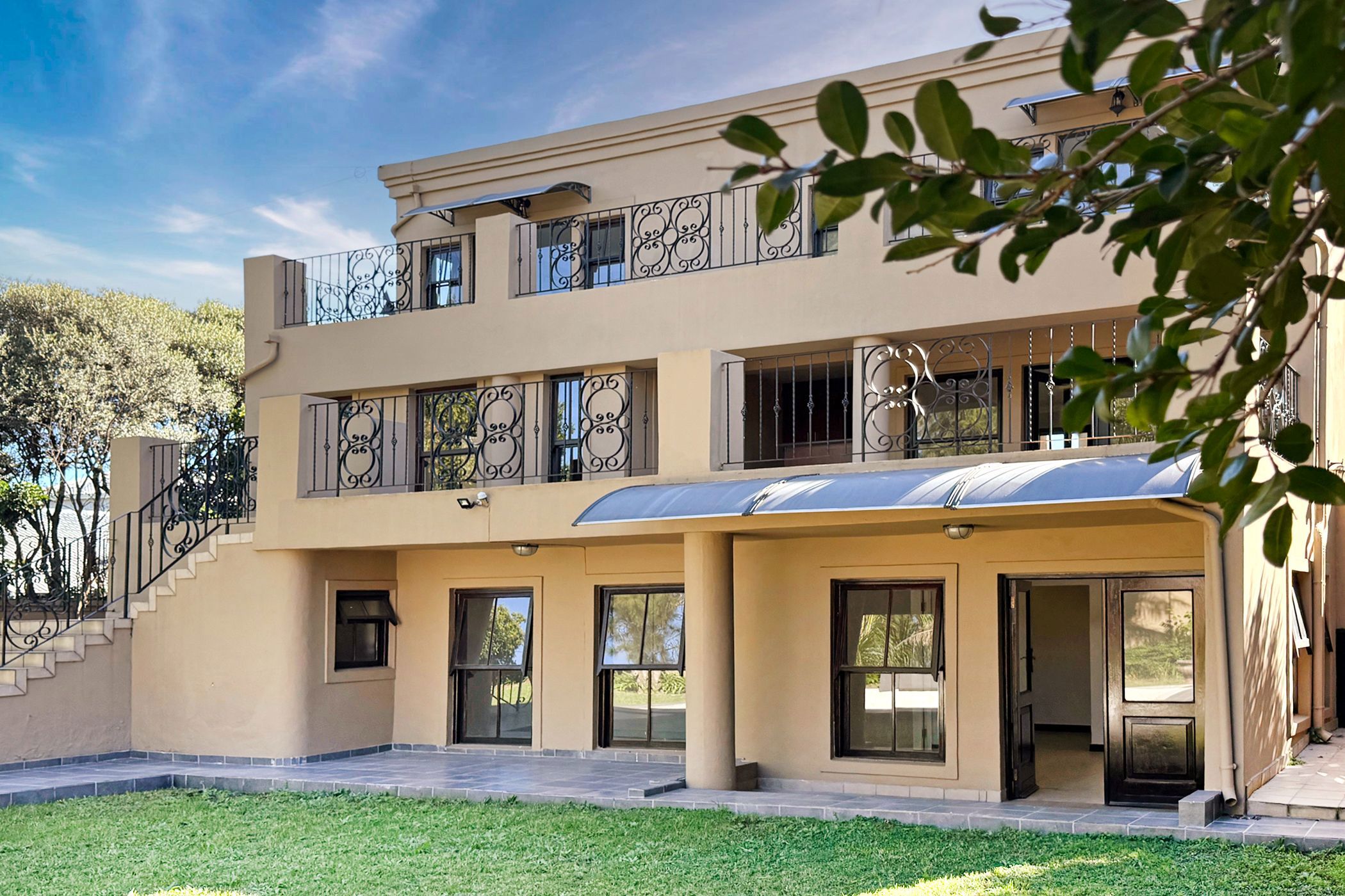 5 bedroom double-storey house for sale in Kyalami Estates
