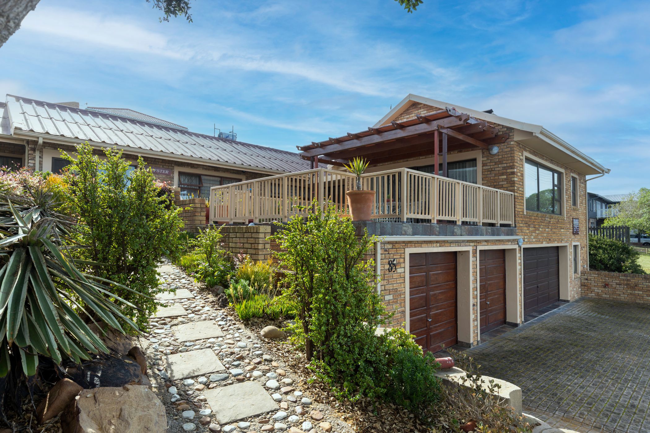 4 bedroom house for sale in Reebok