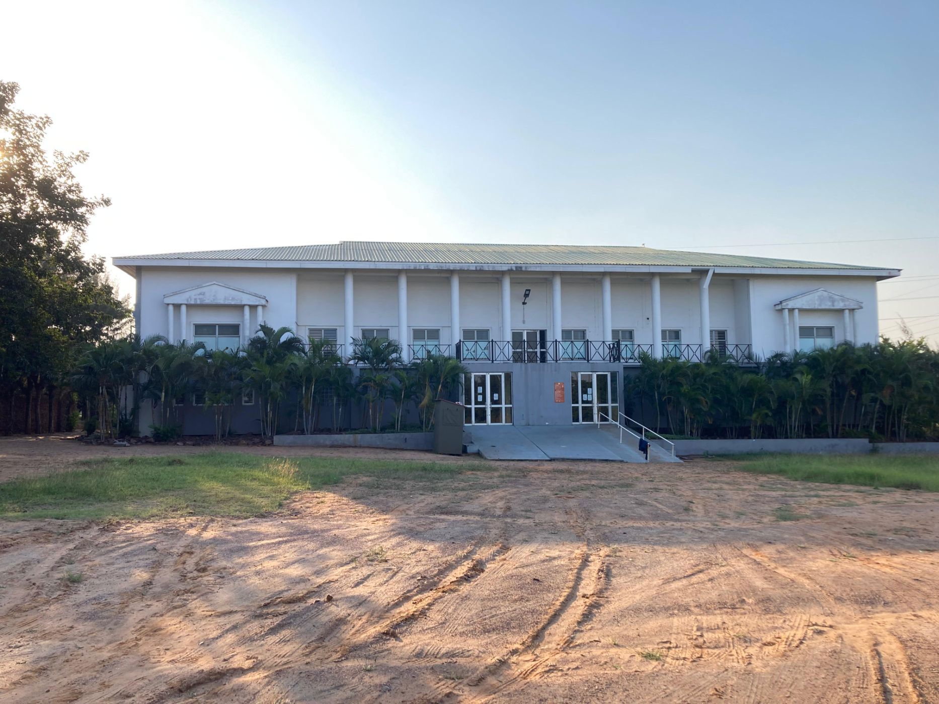 Commercial business to rent in Matola (Mozambique)