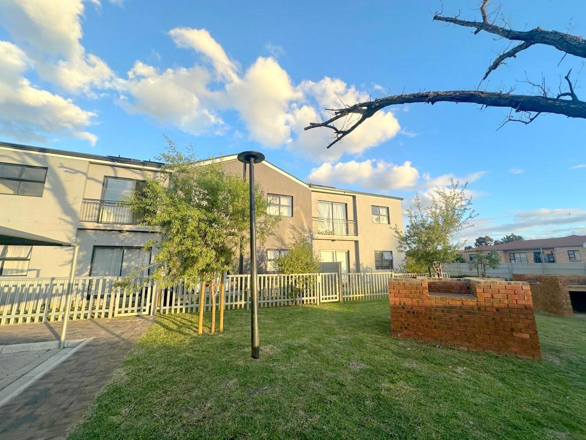 2 bedroom apartment for sale in Bellville (Cape Town)