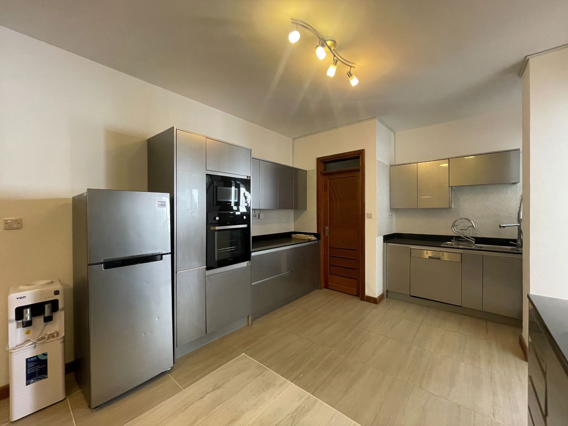 4 bedroom apartment for sale in General Mathenge  (Kenya)