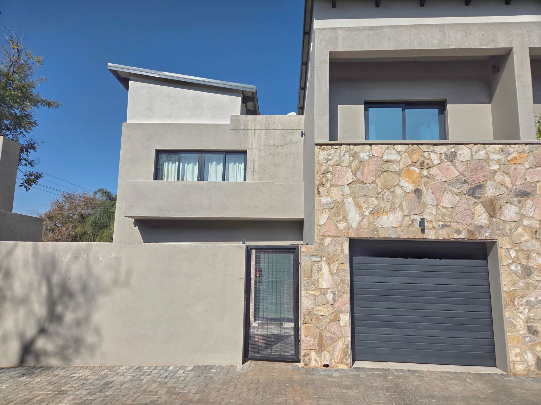 2 bedroom double-storey cluster for sale in Lynnwood (Pretoria East)