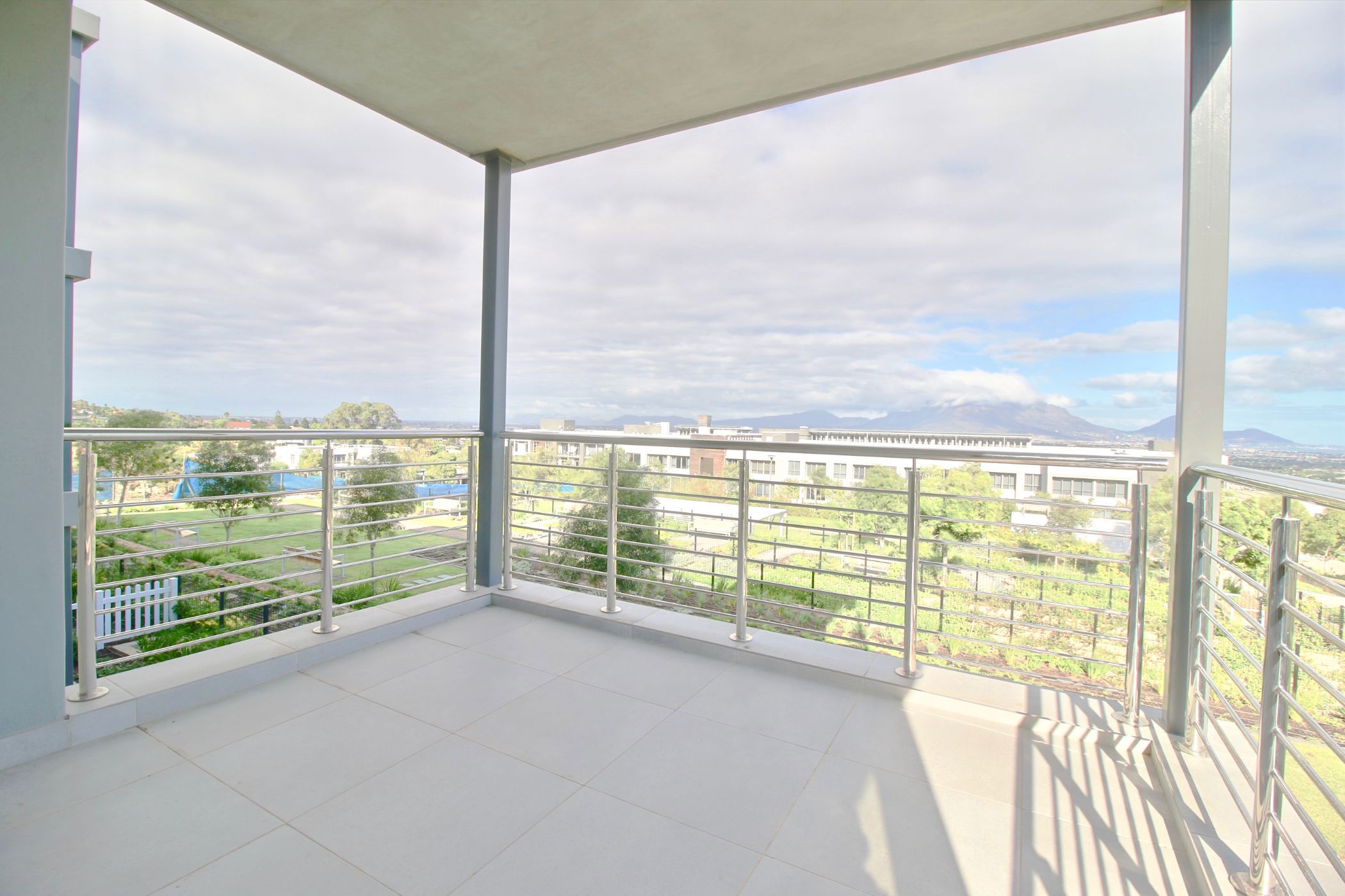 2 bedroom retirement apartment to rent in Plattekloof