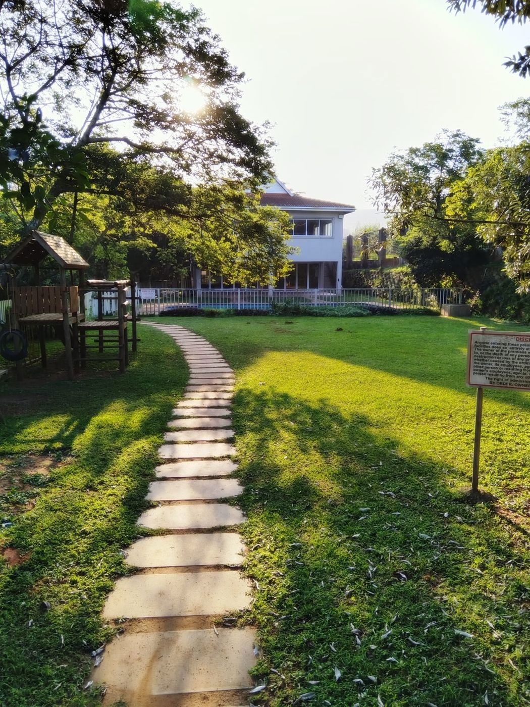 3 bedroom townhouse to rent in Tongaat Beach