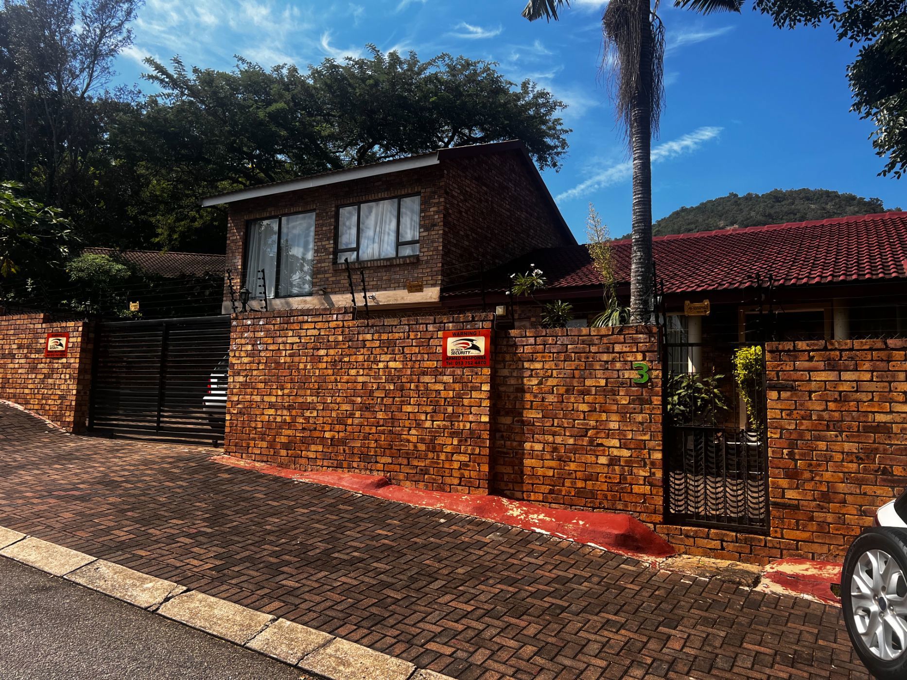 4 bedroom house to rent in Sonheuwel