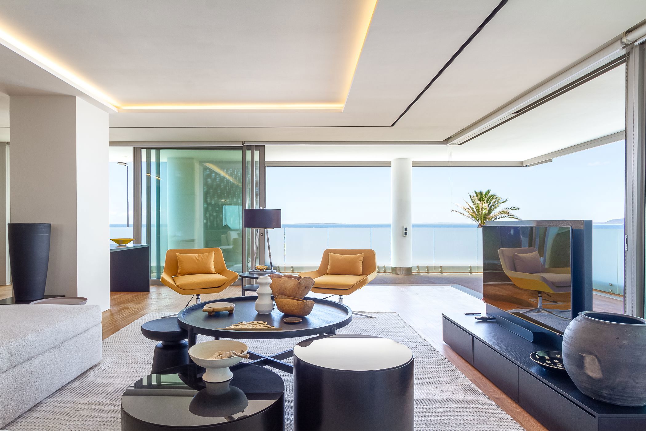 3 bedroom apartment to rent in Mouille Point