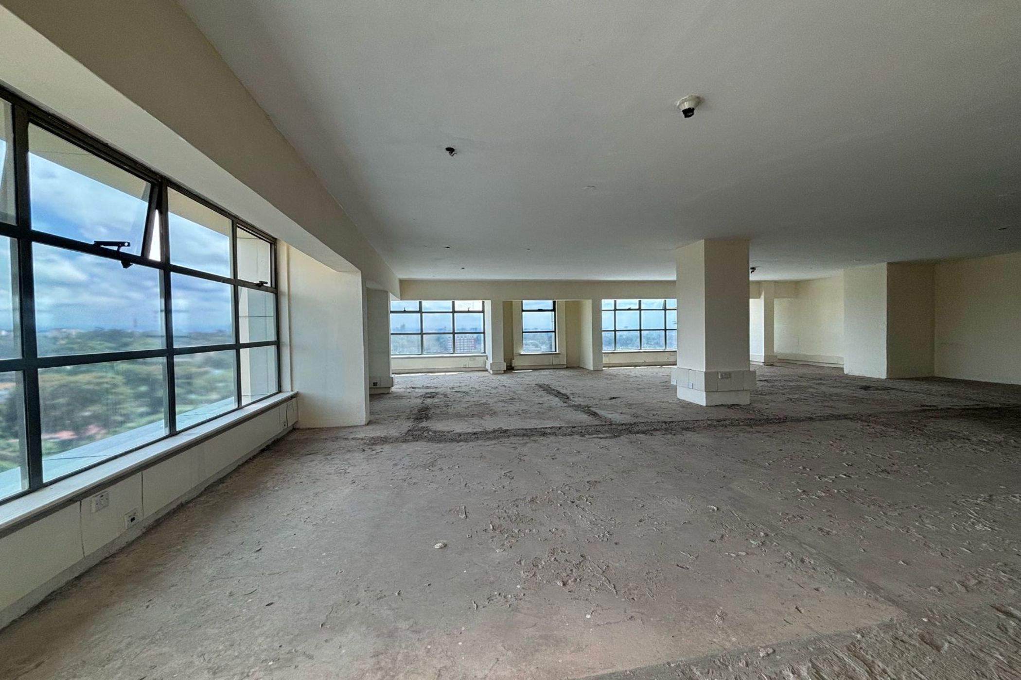 758 m&sup2; commercial office to rent in Kilimani (Kenya)