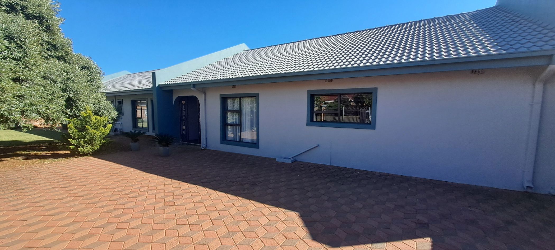4 bedroom house for sale in El Toro Park