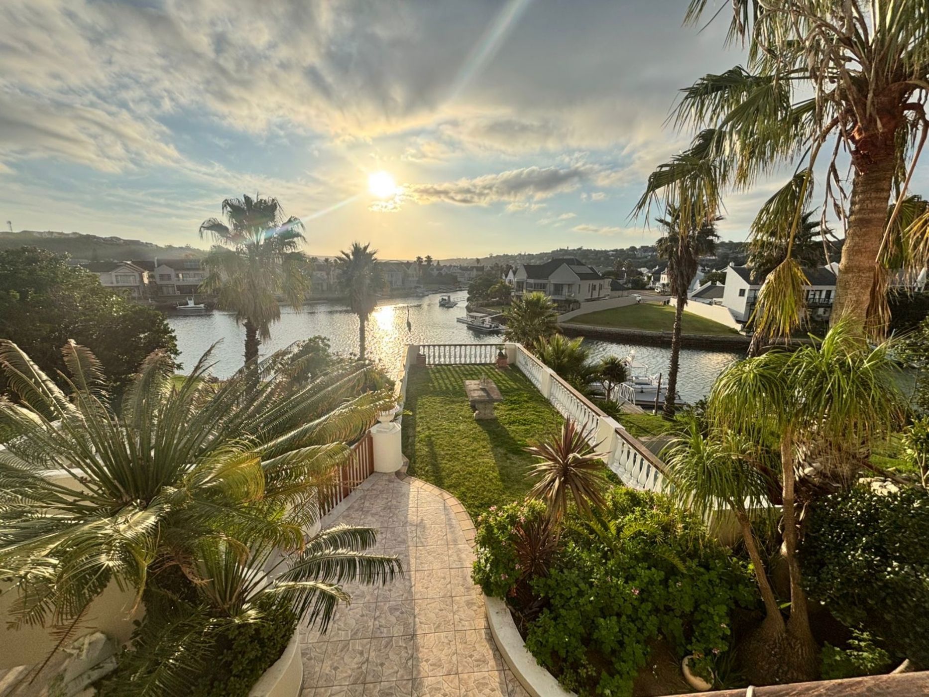 6 bedroom house to rent in Royal Alfred Marina
