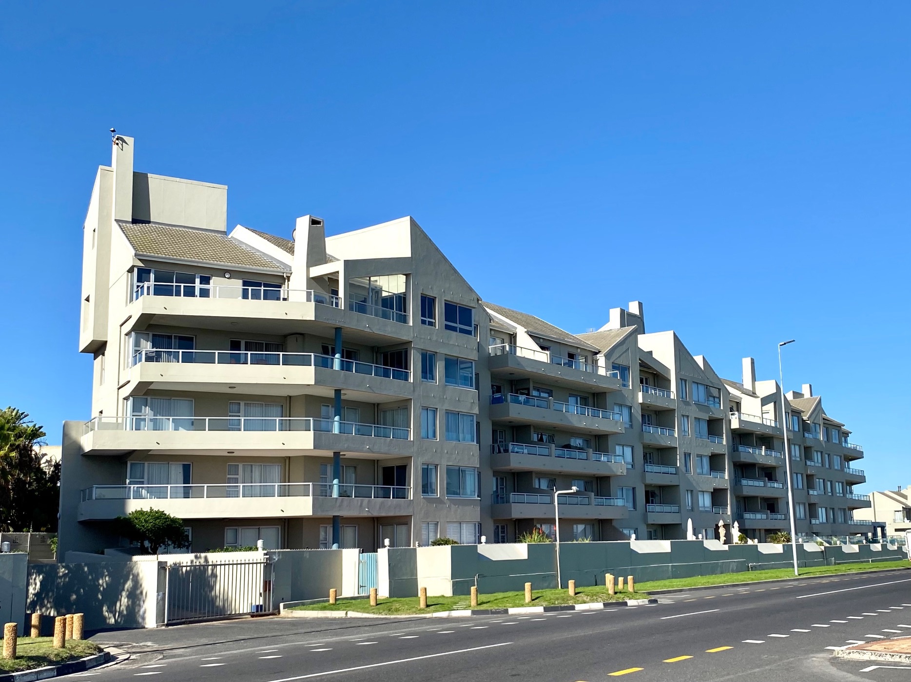 3 bedroom apartment for sale in Beachfront
