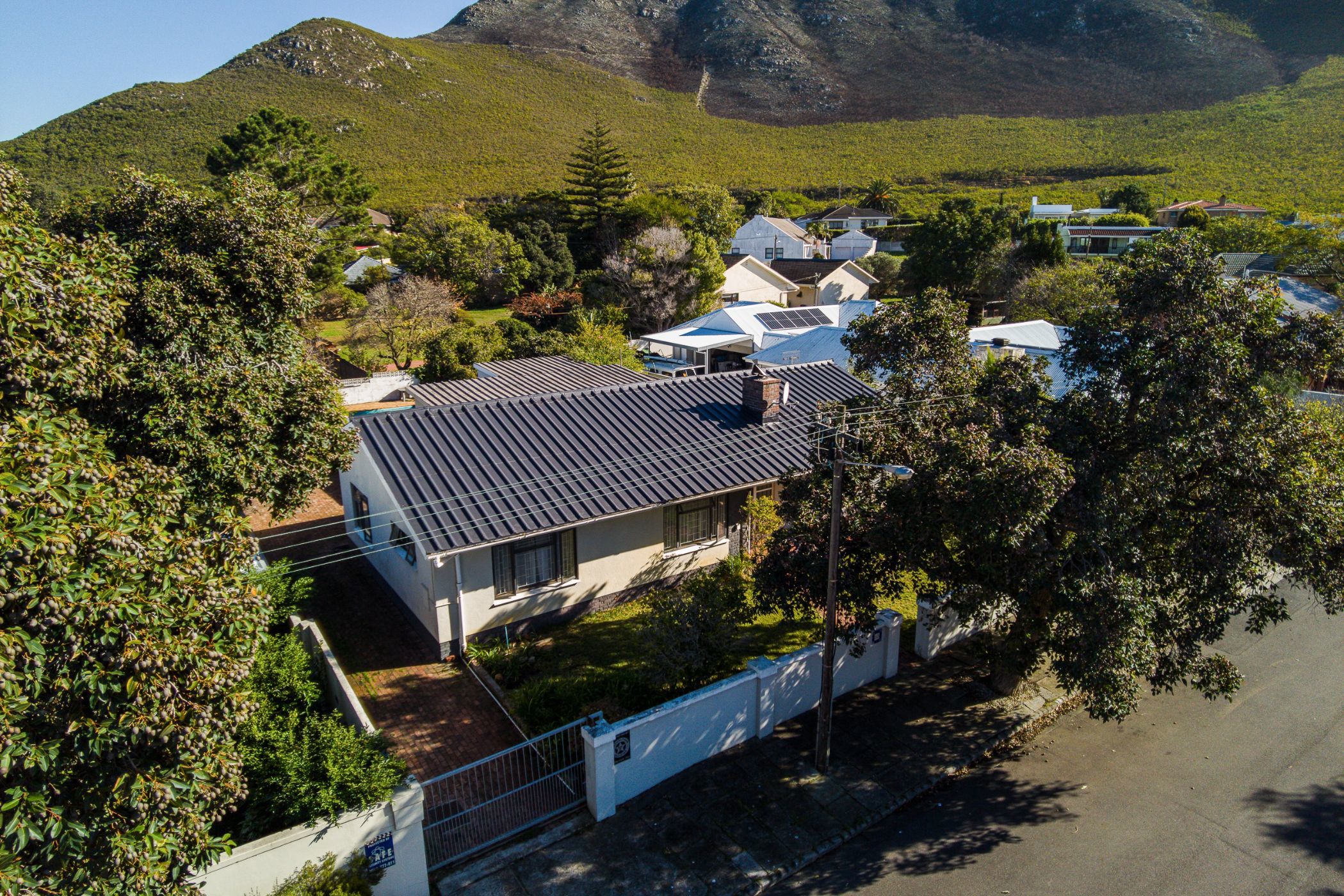 4 bedroom house for sale in Northcliff (Hermanus)