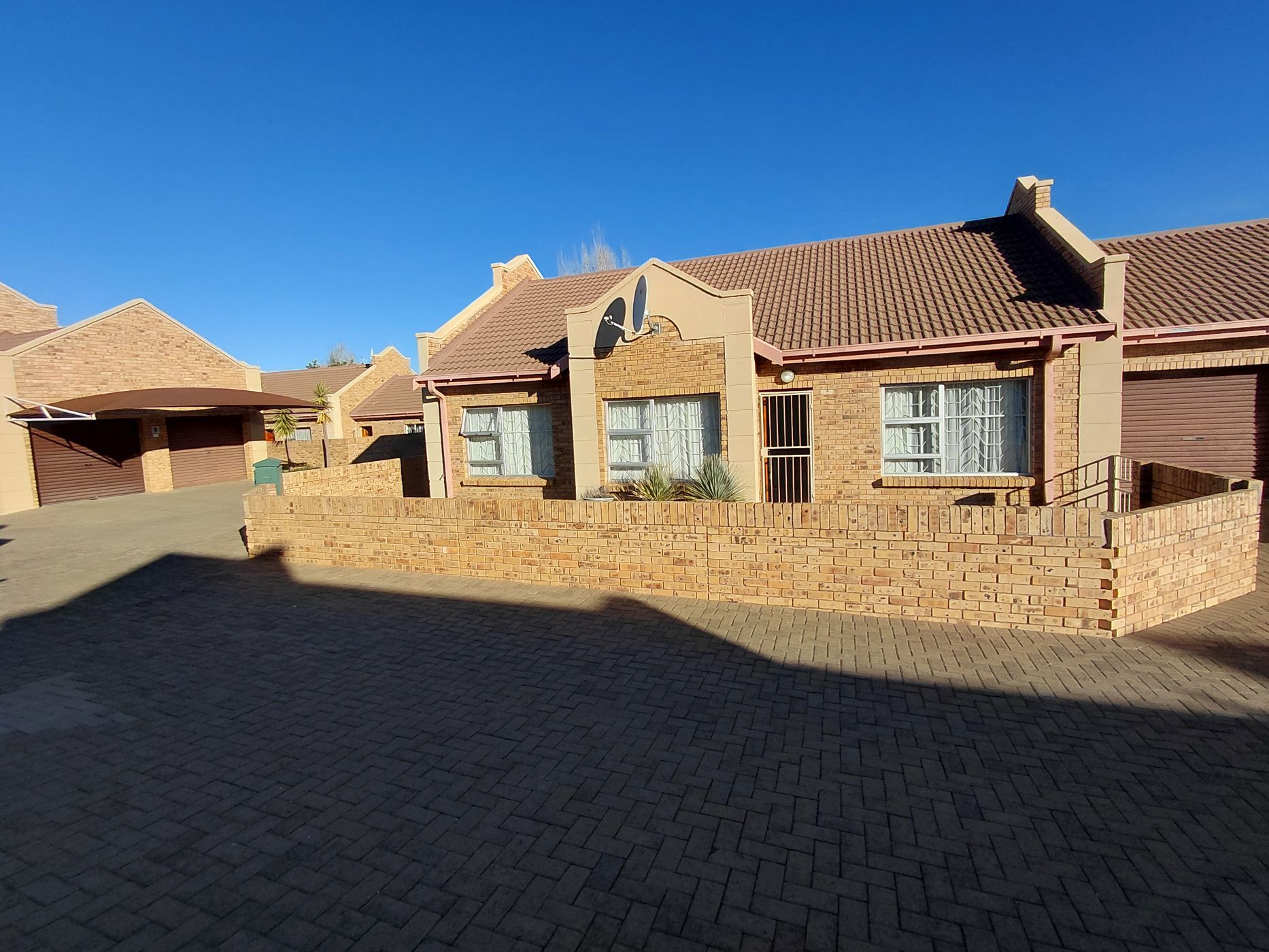3 bedroom townhouse for sale in Langenhovenpark
