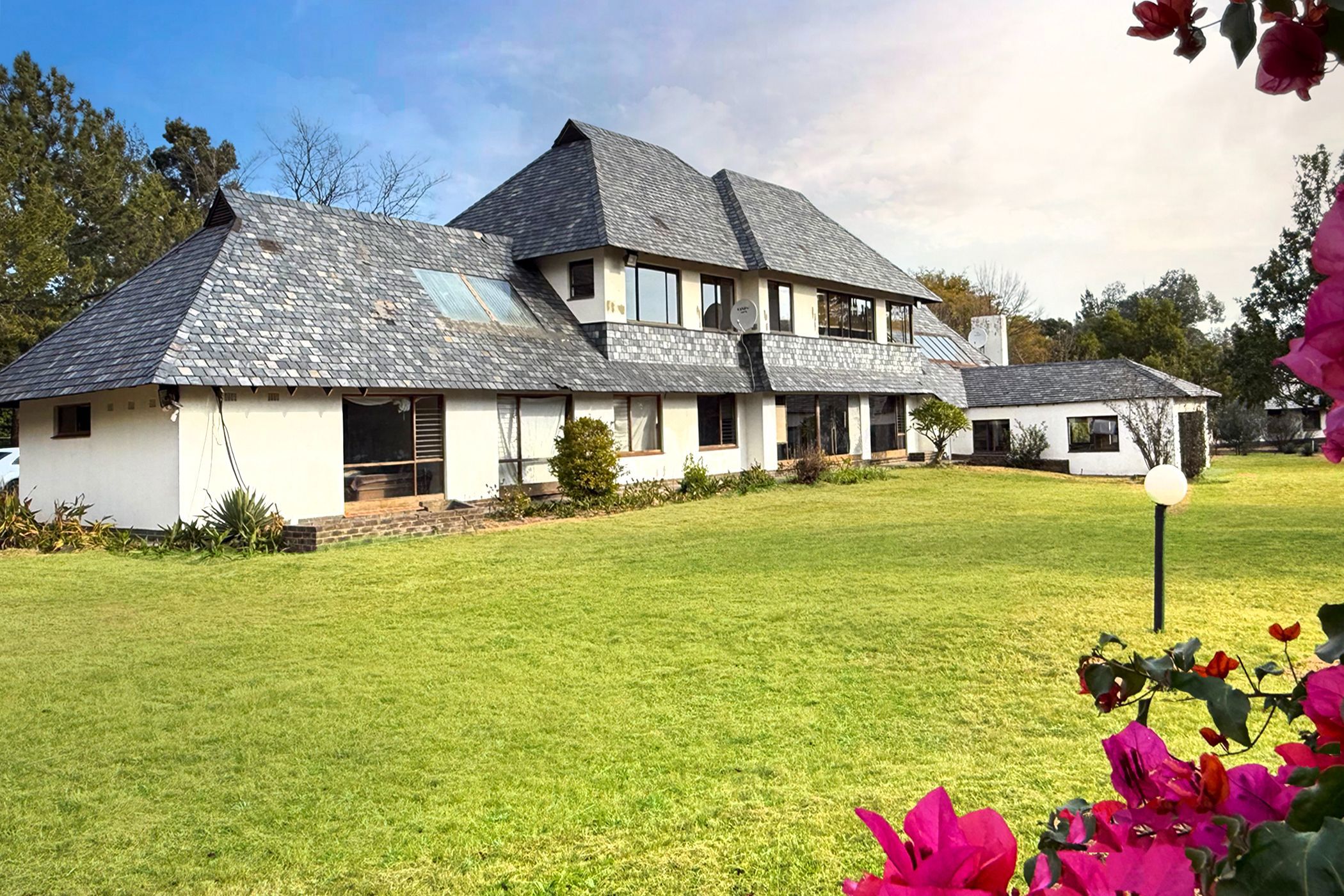 7 bedroom double-storey house for sale in Kyalami AH