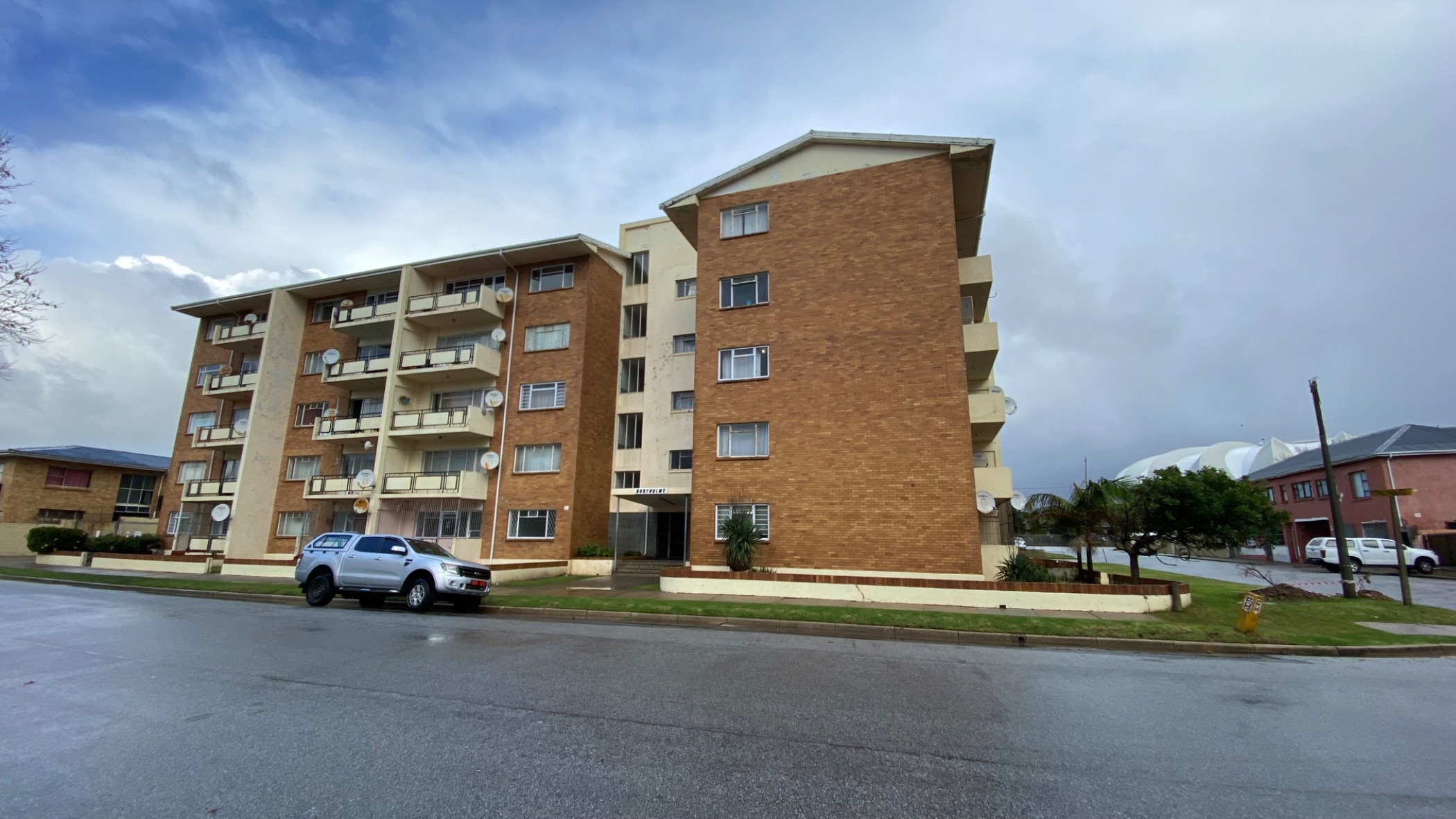 2 bedroom apartment to rent in North End (Port Elizabeth (Gqeberha))