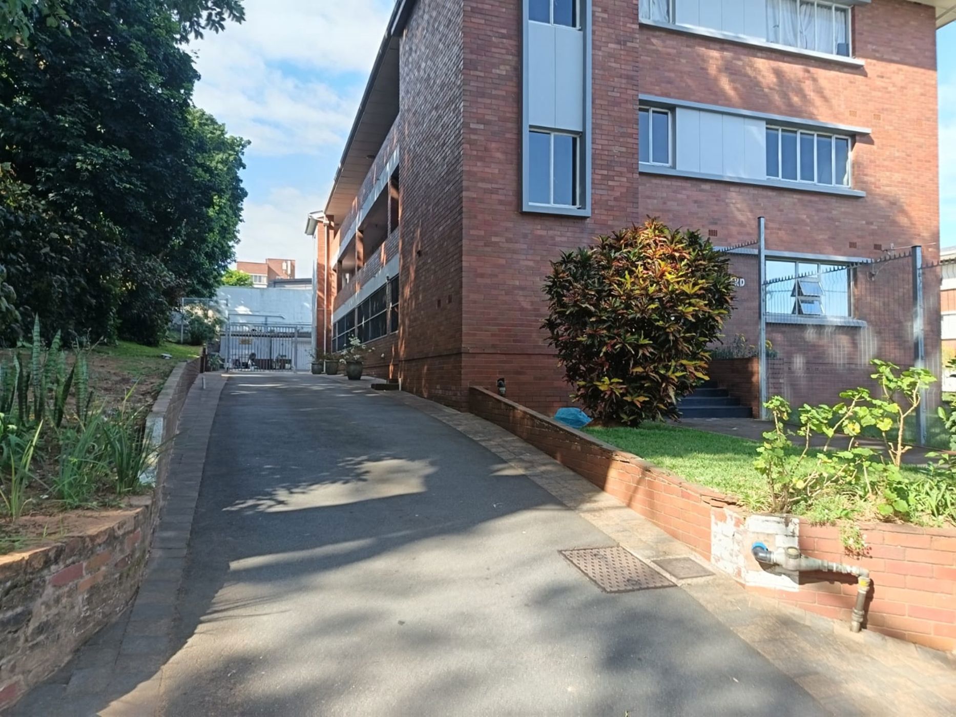 1 bedroom apartment for sale in Essenwood