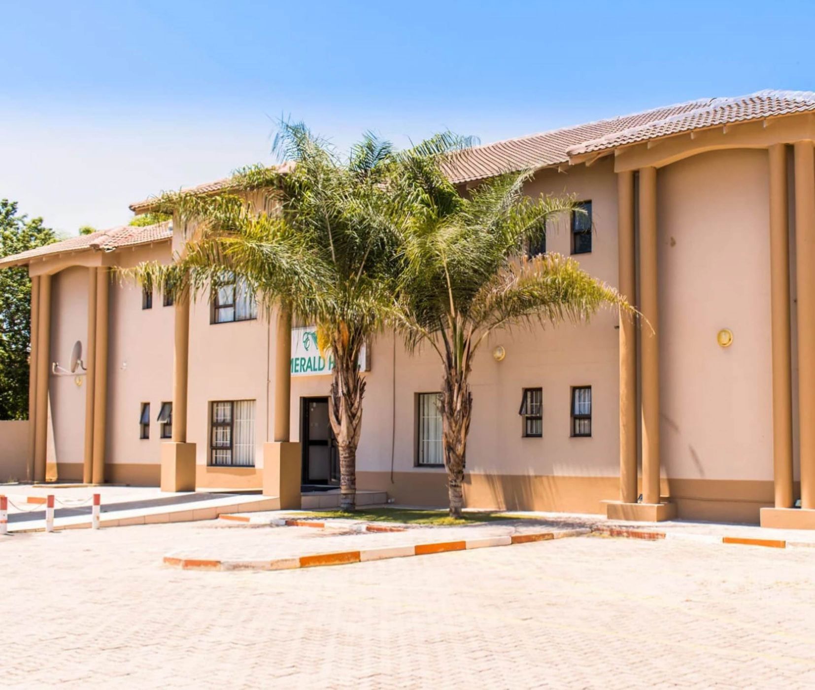 Commercial business to rent in Tlokweng (Botswana)