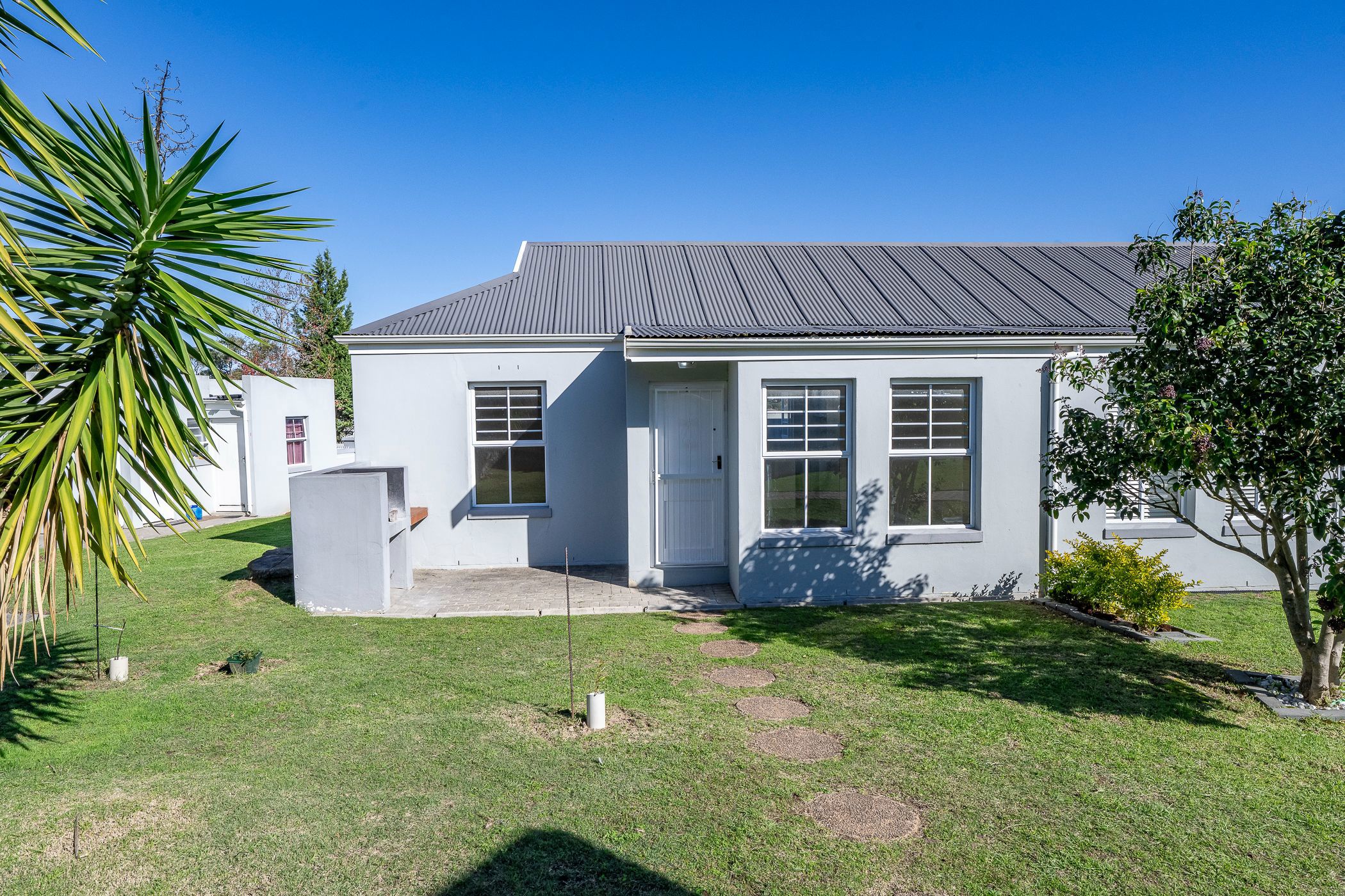 2 bedroom security complex home for sale in Goedemoed