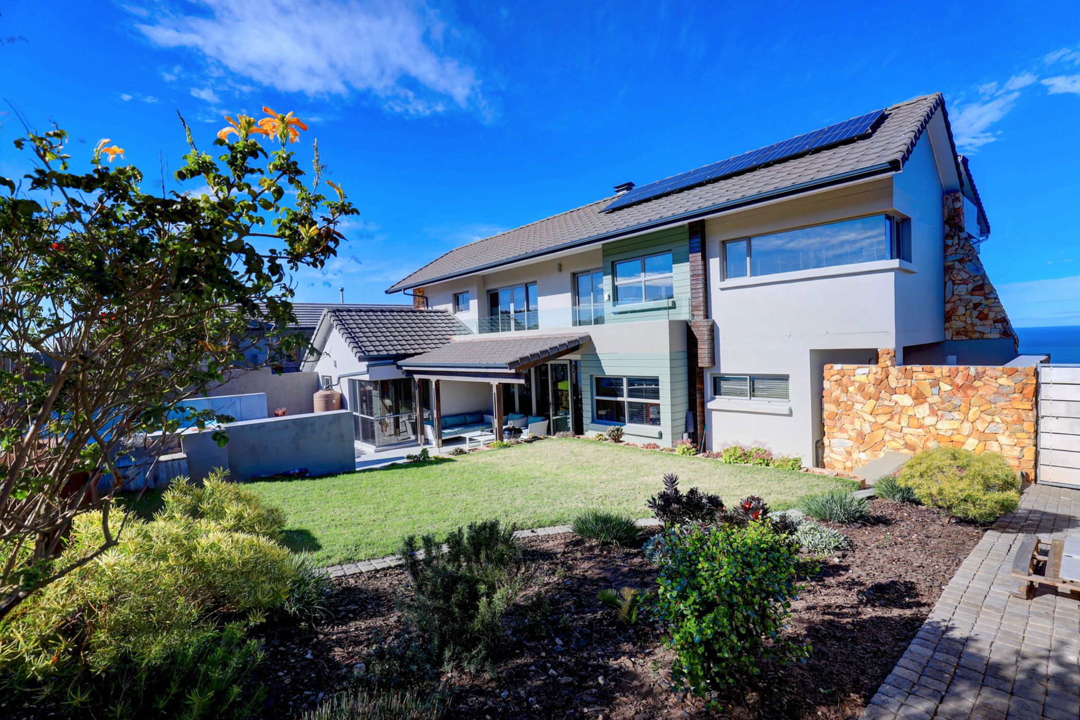 3 bedroom double-storey house to rent in Village on Sea
