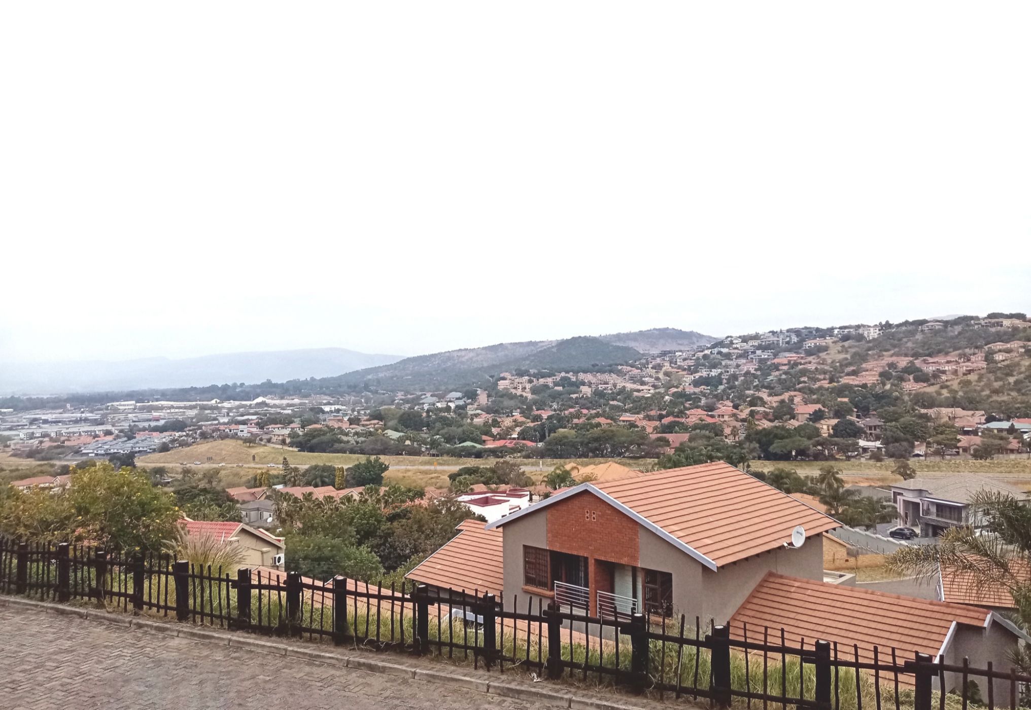 2 bedroom apartment for sale in Azalea Park (Rustenburg)