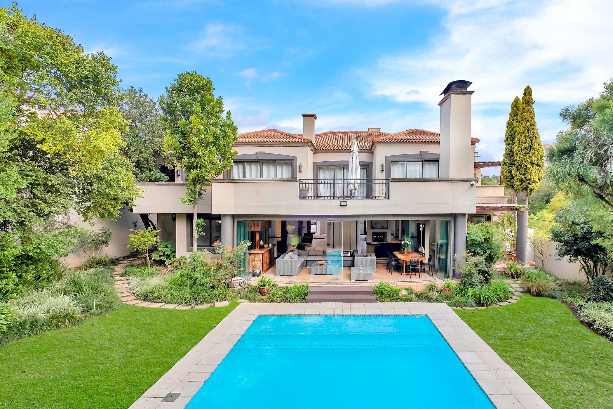4 bedroom double-storey house to rent in Morningside (Sandton)