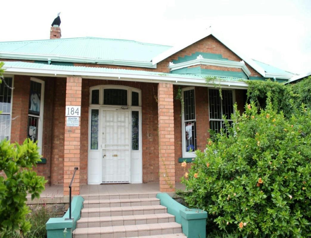 788 m&sup2; commercial building for sale in Memorial Road Area