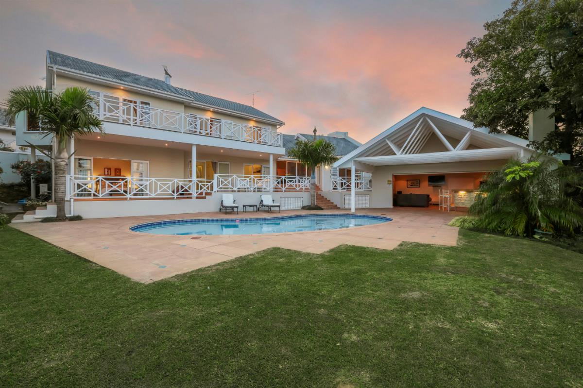 6 bedroom house for sale in Beacon Bay