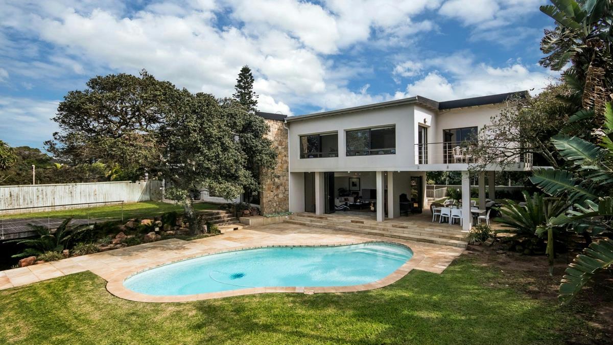 6 bedroom double-storey house for sale in uMhlanga Rocks