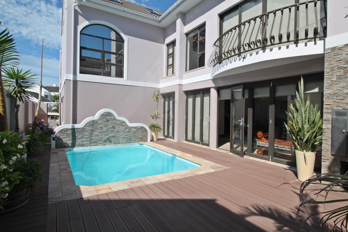5 bedroom house to rent in Royal Alfred Marina