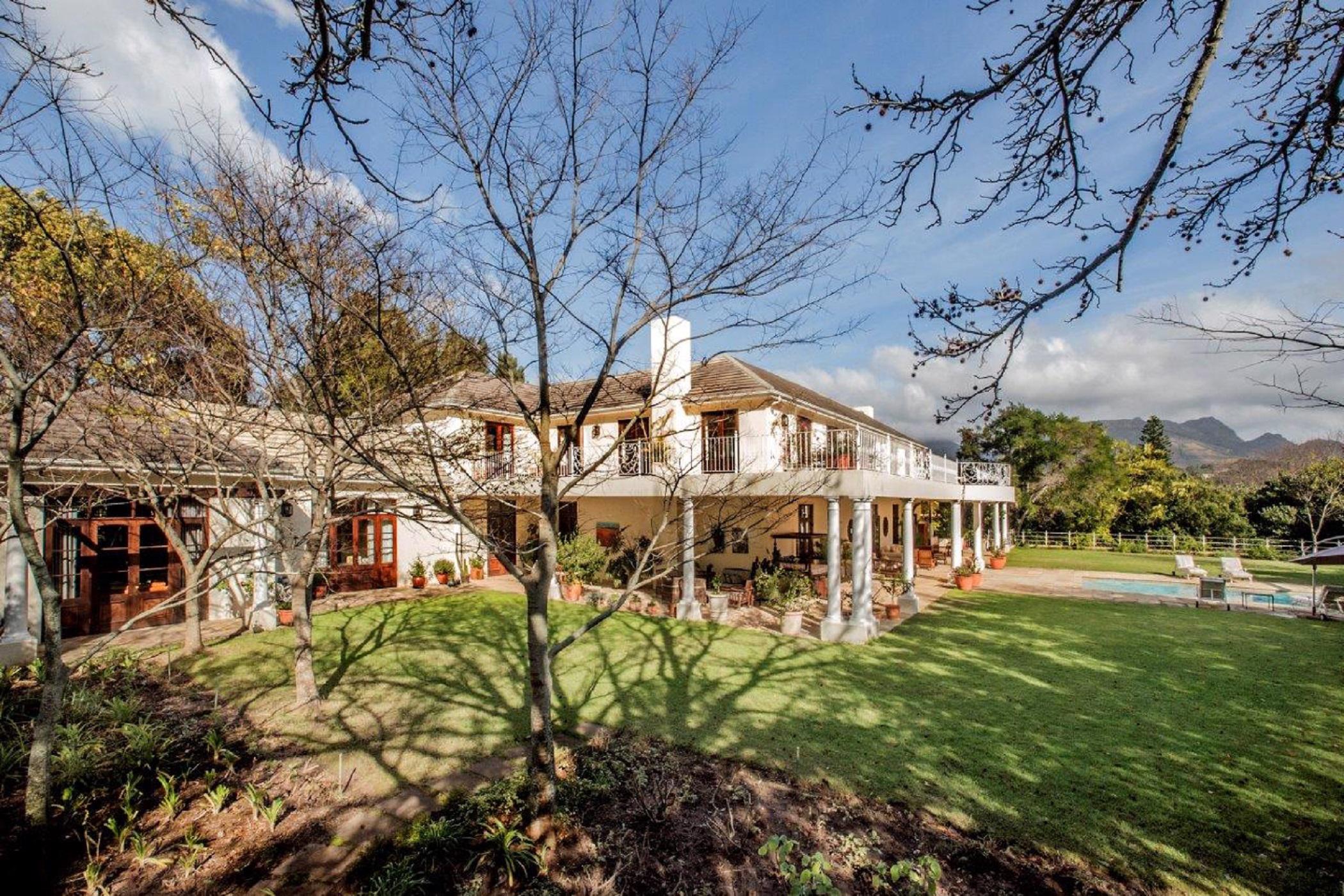 6 bedroom house to rent in Constantia Upper