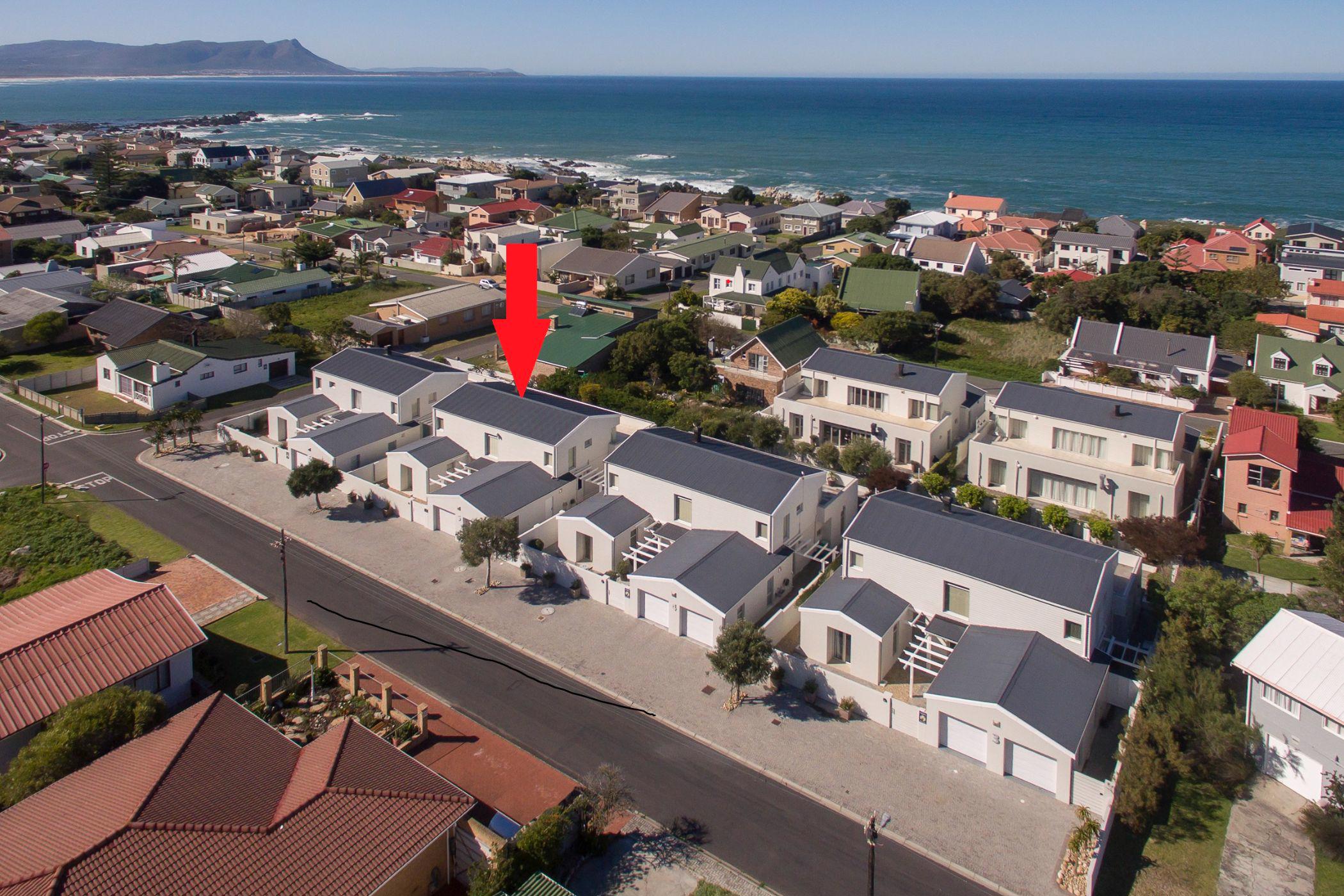 3 bedroom cluster house for sale in Kleinmond