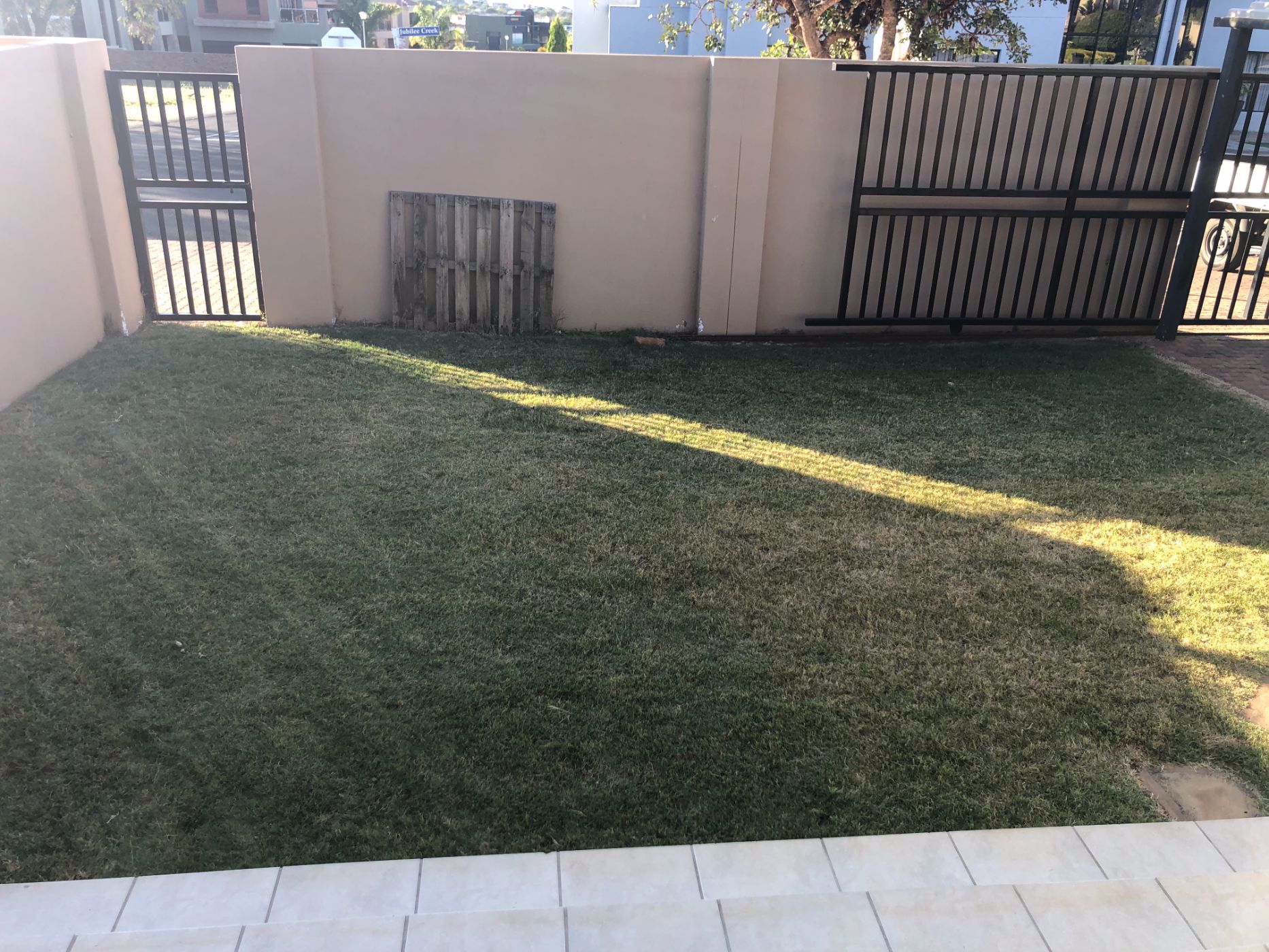 3 bedroom townhouse to rent in Bendor Park