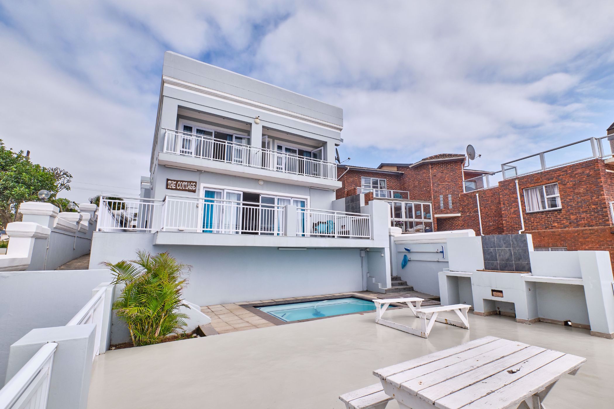 6 bedroom beachfront villa for sale in Warner Beach