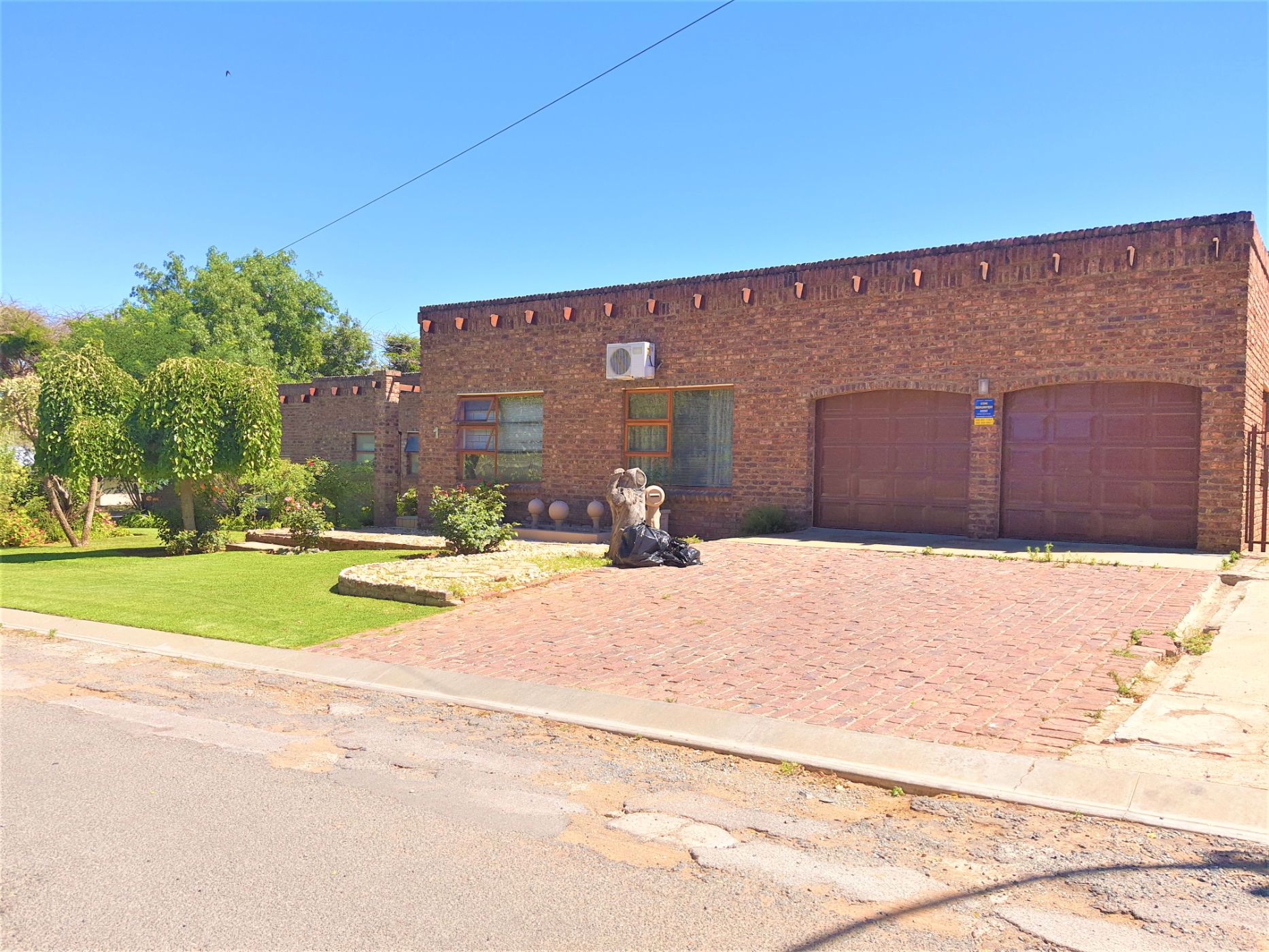 4 bedroom house for sale in Cradock
